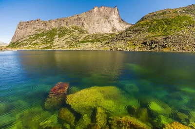 Прозрачная вода в бассейне стоковое изображение. изображение насчитывающей  отражение - 168260921