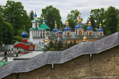 Псково-Печерский монастырь. Один из самых загадочных монастырей Руси -  Телеканал «Моя Планета»