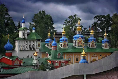 Файл:Pskovo-Pechersky Monastery.jpg — Википедия