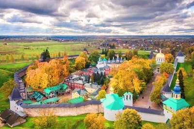 Индивидуальная экскурсия в крепость Изборск и Псково-Печерский монастырь -  цена 12500 ₽