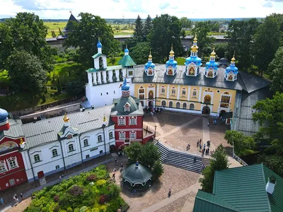 Псково-Печерский монастырь. Фото и видео мужского Печорского монастыря –  северной крепости