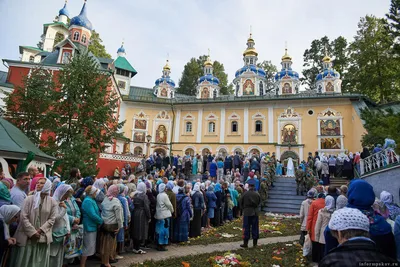 Pskovo-pečerský monastýr – Wikipedie