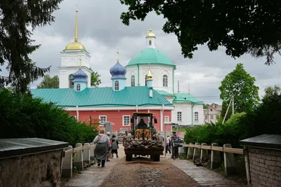 Псково-Печерский монастырь реконструируют