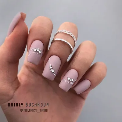 Repost @nailartist_natali Пудровые матовые🖤 . Я тихо мечтаю о том, чтобы у  меня появился мастер, с к… | Ногти с маникюром фрэнч, Красивые ногти,  Дизайнерские ногти