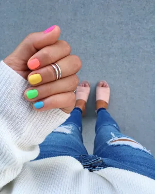 Manicure Monday - Rainbow Tip Nails | See the World in PINK