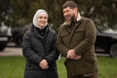 Культ Кадыровых. За что получает награды мать главы Чечни