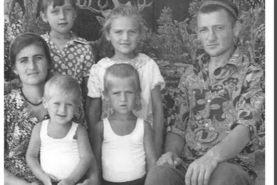 Рамзан Кадыров выложил семейное фото 35-летней давности - KP.RU