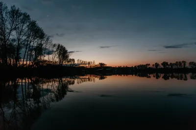 Рассвет на озере. / Автор: Alexandr Strokov