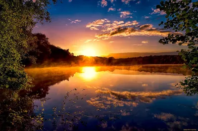Рассвет на озере. Фотограф Лашков Фёдор