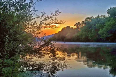 Рассвет на реке стоковое фото. изображение насчитывающей облако - 23091958