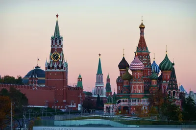 Москва-Сити на рассвете.. Фотограф Сергей Вьюнов