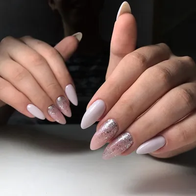 2019 Маникюр растяжка блестками на ногтях дизайн ногтей | Nails, Beauty  nails, Nail manicure