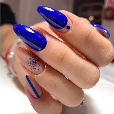 bagheeranails on Instagram: “Комбинированный маникюр, покрытие гель-лаком ,  градиент , растяжка блестками, рисунки выполнены вручн… | Nails, Nail  designs, Nail art