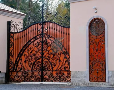 Кованые ворота — купить в Уфе по цене 25000 руб. за шт на СтройПортал