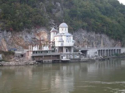 Река EDITORIAL Дунай в Братиславе Редакционное Стоковое Фото - изображение  насчитывающей европа, воды: 157605898