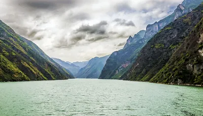 Three Gorges, Река Янцзы стоковое фото. изображение насчитывающей вода -  45025938