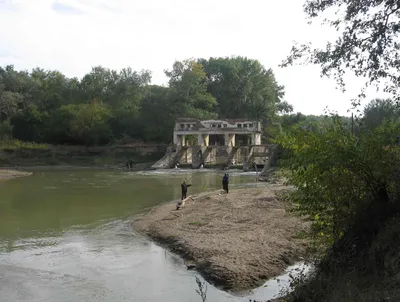 Зловонный слив в реку Кума на Ставрополье заметили очевидцы