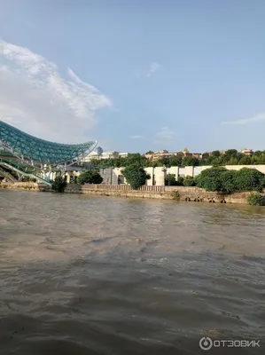 Река Кура В Старом Городе Тбилиси Грузия — стоковые фотографии и другие  картинки Архитектура - Архитектура, Без людей, Большой город - iStock