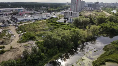 На очистку реки Миасс вывели дополнительную технику для очистки