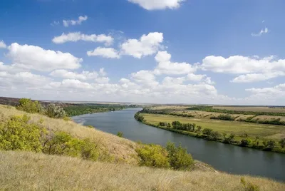 Скалы у Штеровского водохранилища. Вид на р. Миус. | Миусинск | Фотопланета