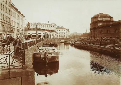 Обои на рабочий стол Река Мойка между домами и мост, Санкт-Петербург /  Saint Petersburg, Россия, обои для рабочего стола, скачать обои, обои  бесплатно