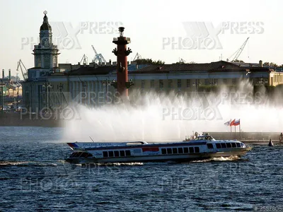 Река Нева / PhotoXPress