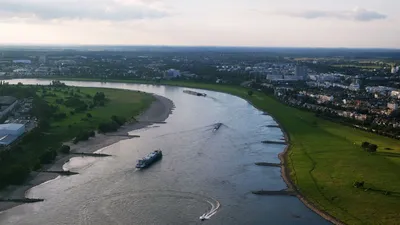 Река Рейн в Нидерландах рекордно обмелела: Климат и экология: Среда  обитания: Lenta.ru