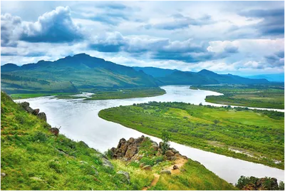 Природа Байкала | Вид сверху-слева река Уда, справа протока Забока реки  Селенга, за первым мостом через Уду слева просматривается срытый холм  Батарейки