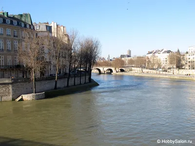 Река Сена затопляет в Conflans Sainte Honorine, 30-ое января Редакционное  Стоковое Изображение - изображение насчитывающей улица, небо: 113865794