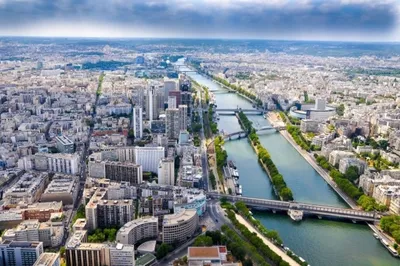 Реку Сена в Париже чистят к Олимпийским играм - Закордон