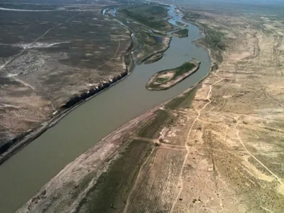 Река Сырдарья и Шардаринское водохранилище