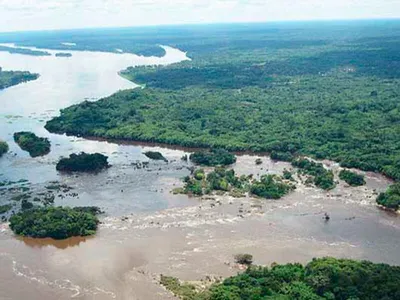 поток Zambezi реки Африки пакостный Стоковое Фото - изображение  насчитывающей каскад, назначения: 13014944