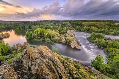 весенний пейзаж реки днестр граница украины с молдовой Стоковое Фото -  изображение насчитывающей природа, завод: 219921348