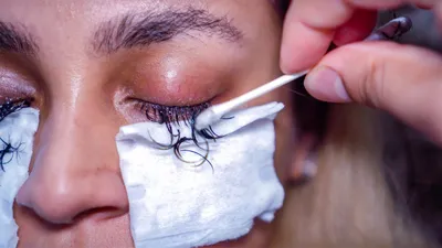 Как снять нарощенные ресницы в домашних условиях | NewLashes