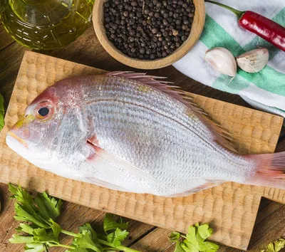 Рыба, запеченная с луком и морковью под сырно-майонезной корочкой -  пошаговый рецепт с фото на Готовим дома