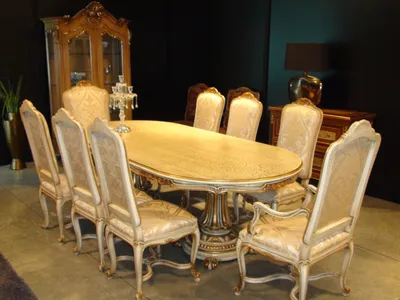 Резные стол и стулья фабрика Morello Gianpaolo модель Sultane