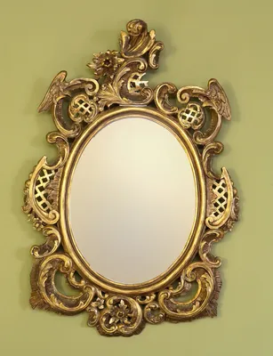 1 зеркало в стиле Людовика XV с позолоченной резной лепной рамой. Франция, …