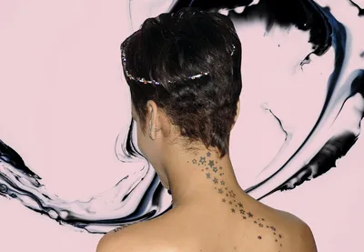 Download wallpaper decoration, tattoo, Singer, Rihanna, nails, Rihanna,  singer, section music in resolution 600x1024