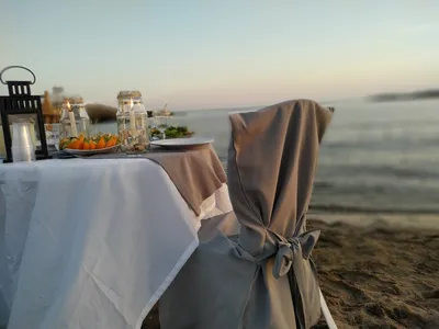 Tasty Talks - Романтический ужин на берегу моря 🌊 для... | فيسبوك