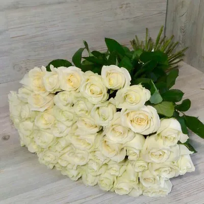 Шикарный букет 101 белых роз — купить в Екатеринбурге