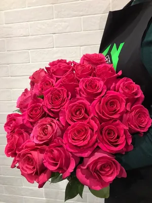Букет из крупных роз «Пинк Флойд» с доставкой – розы с доставкой по Москве  и Московской области