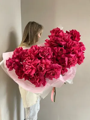 Букет 101 метровая роза Пинк Флойд заказать с доставкой в Краснодаре по  цене 26 460 руб.