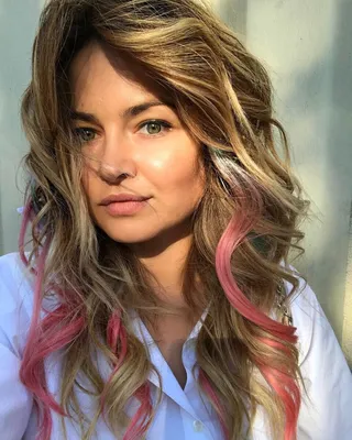 Amazing 35+ Elegant Silver Hair Color Ideas To Increase Beauty  https://www.tukuoke.com/35-elegant-silve… | Hair color pastel, Hair color  rose gold, Gold hair colors