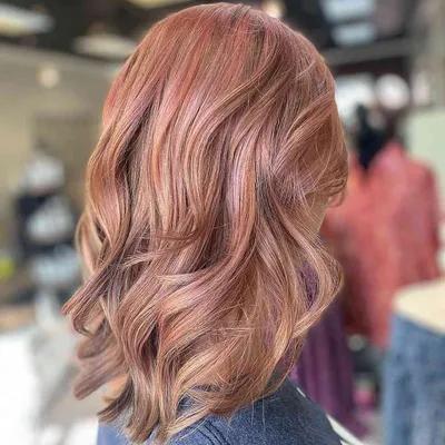 Розовое мелирование на светлые волосы - 75 фото