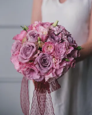 Букет невесты из розовых и белых кустовых роз купить недорого | Flowers  Valley