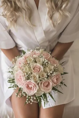Купить букет невесты в бело-розовой гамме с пионовидными розами Дэвида  Остина | Заказать букет невесты