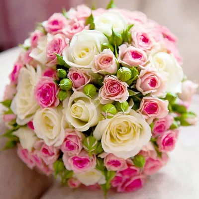 Букет невесты из розовых альстромерий букеты с доставкой по Москве. Цена:  10500 руб в интернет-магазине Centre-flower.ru