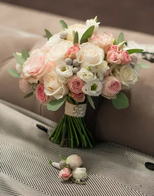 Букет невесты из розовых пионов - купить с доставкой в Омске - LAVANDA