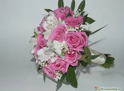 Букет невесты из роз и озотамнуса за 4895 ₽ с доставкой по Москве