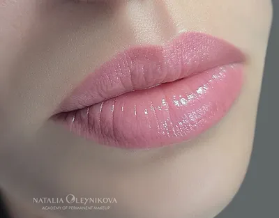 Розовый татуаж губ фото фото
